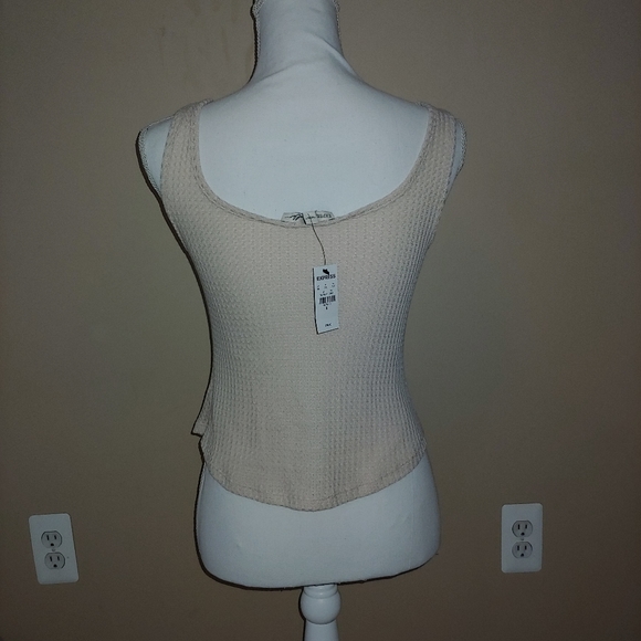 Express button tank top - Picture 2 of 3